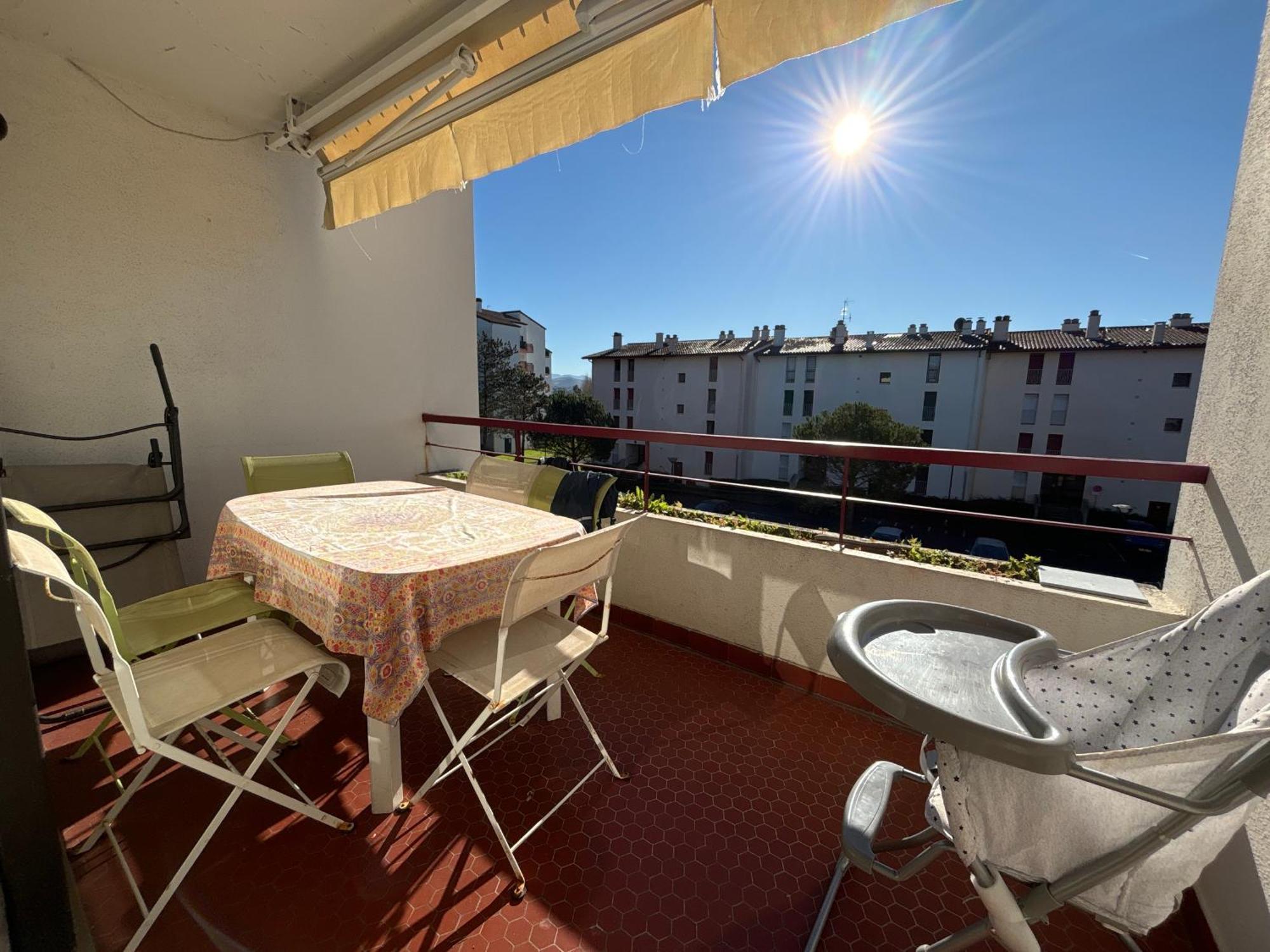Appartement Duplex T3 Lumineux Avec Terrasse, Parking, A 5 Min Du Centre - Fr-1-239-1092